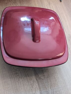 CorningWare Hearthstone Ryku Chili Red 2 Quart Casserole Baker with Lid